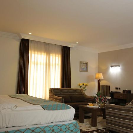 Grand Pela Hotel & Suites Абуджа Екстер'єр фото