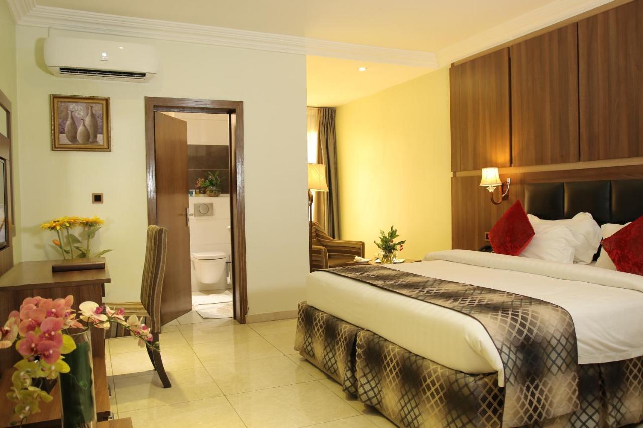 Grand Pela Hotel & Suites Абуджа Екстер'єр фото