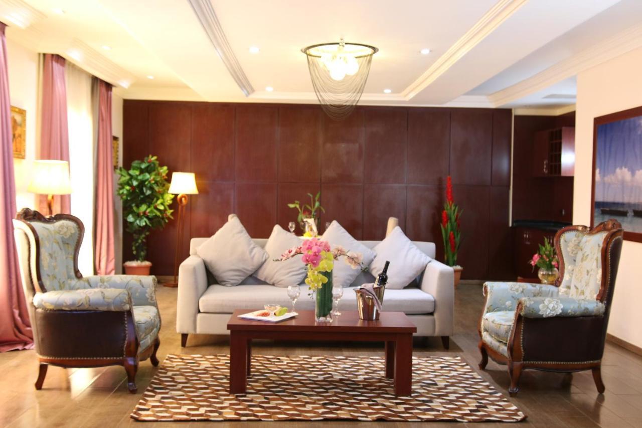 Grand Pela Hotel & Suites Абуджа Екстер'єр фото