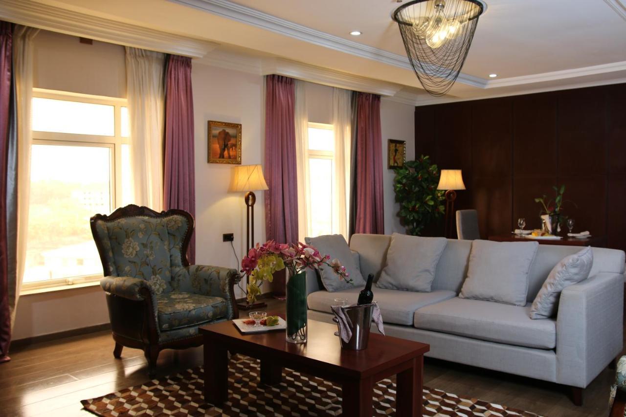 Grand Pela Hotel & Suites Абуджа Екстер'єр фото