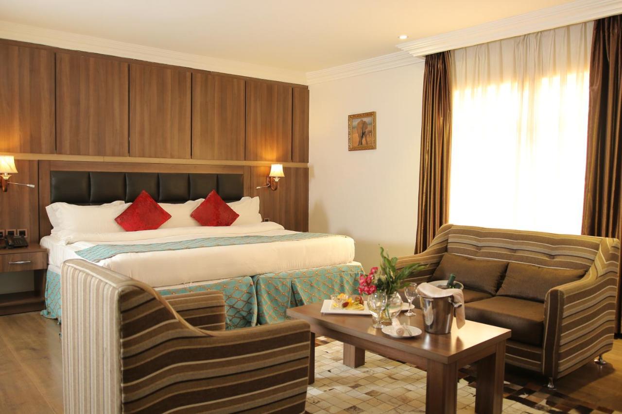 Grand Pela Hotel & Suites Абуджа Екстер'єр фото