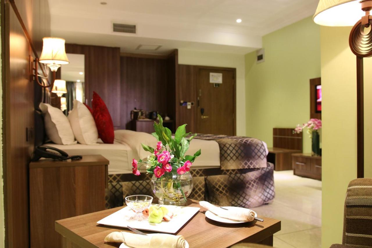 Grand Pela Hotel & Suites Абуджа Екстер'єр фото