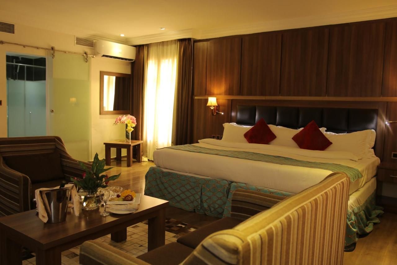 Grand Pela Hotel & Suites Абуджа Екстер'єр фото