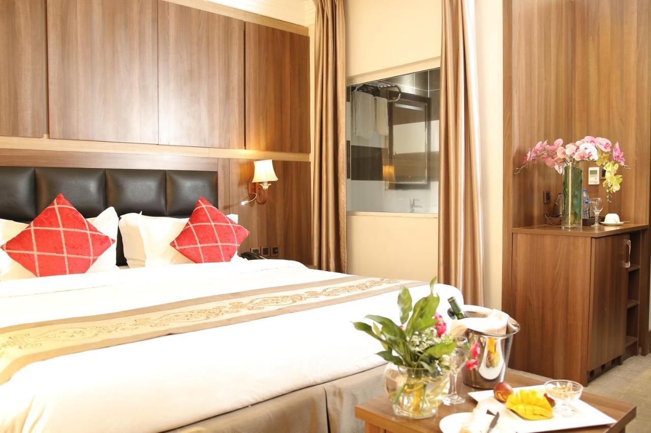 Grand Pela Hotel & Suites Абуджа Екстер'єр фото