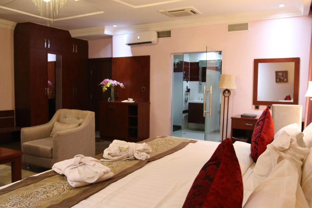 Grand Pela Hotel & Suites Абуджа Екстер'єр фото