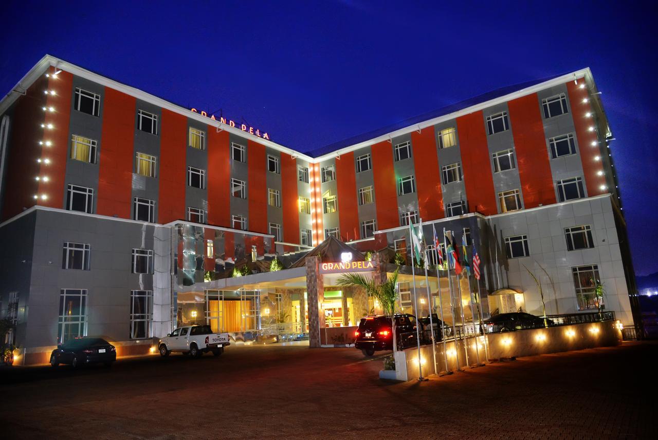 Grand Pela Hotel & Suites Абуджа Екстер'єр фото