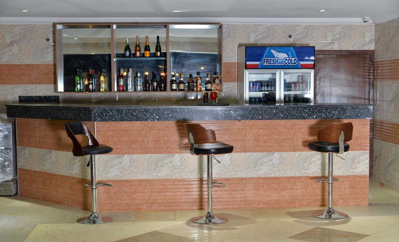 Grand Pela Hotel & Suites Абуджа Екстер'єр фото