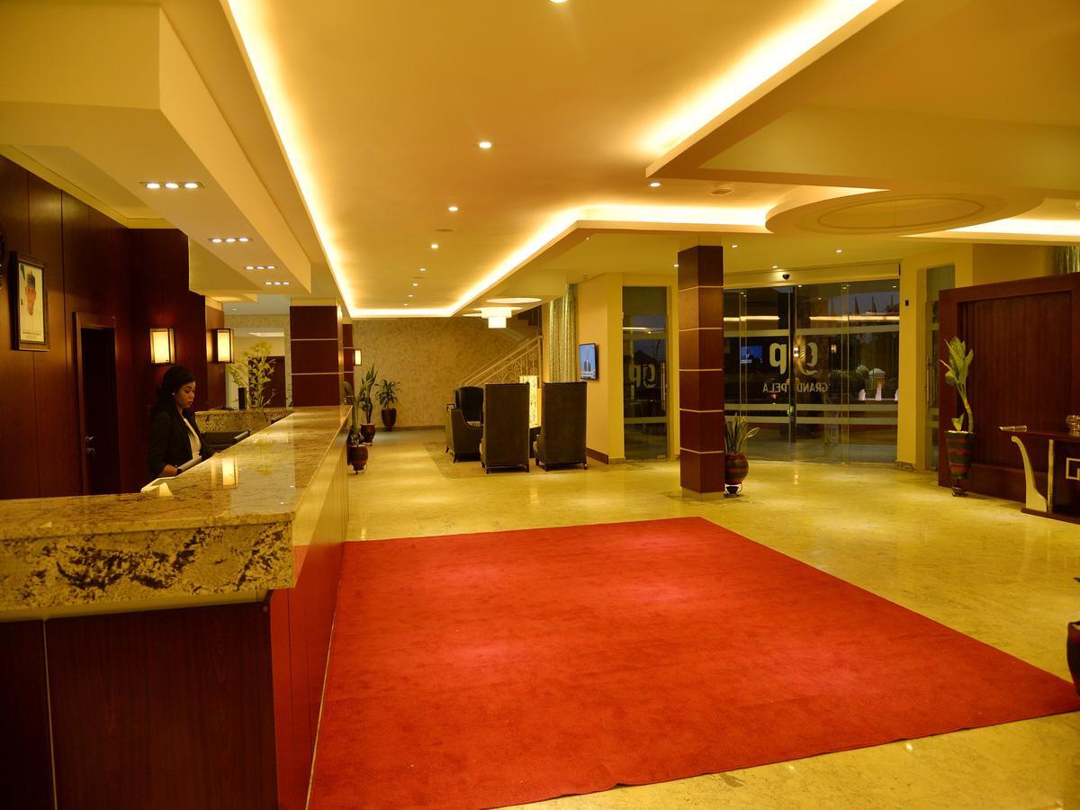 Grand Pela Hotel & Suites Абуджа Екстер'єр фото